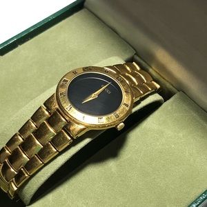 Vintage 9s Gucci Watch Gold Plate Black 